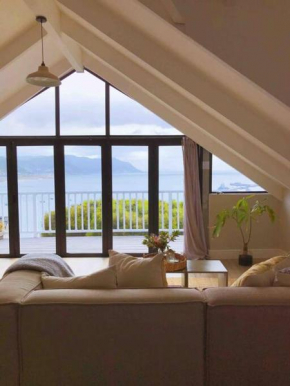 Mountain and Ocean views in SimonsTown at The Loft